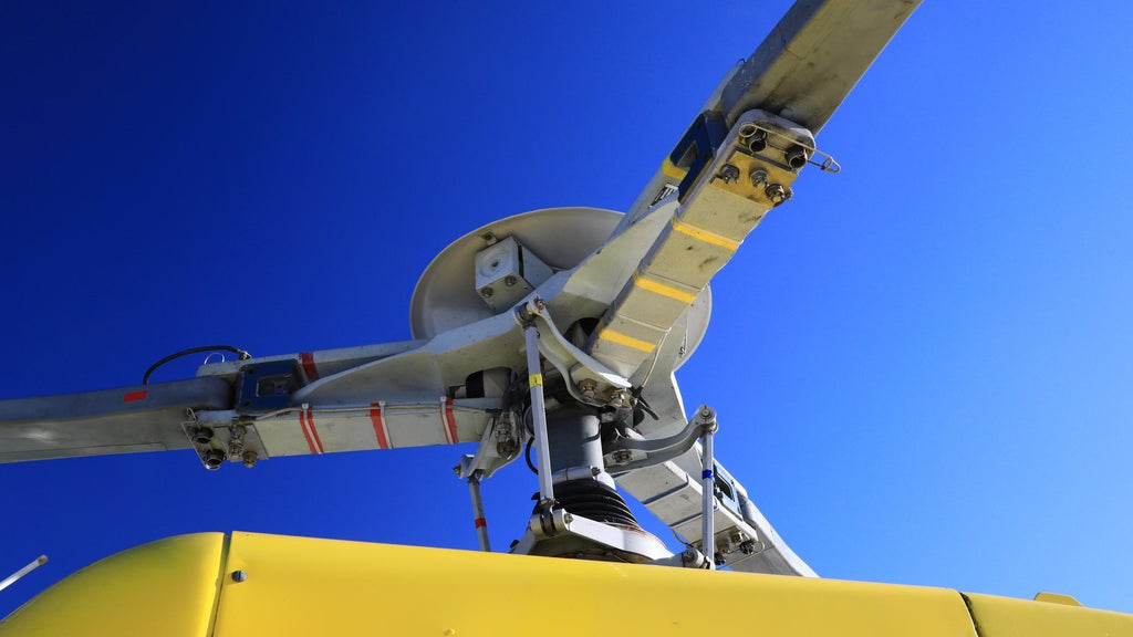 2 helicopters collide southeast of McMinnville in Oregon, killing 3 — Ross Schools news