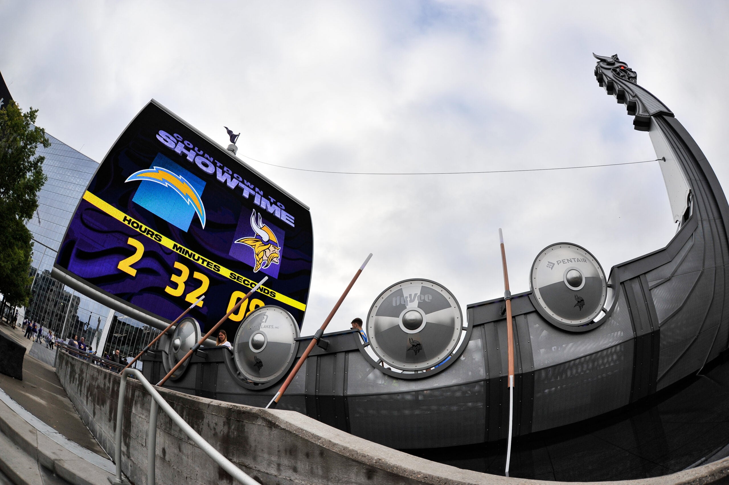 The Vikings’ Front Office Should at Least Make a Phone Call — Vikings Territory, Ross Arts news